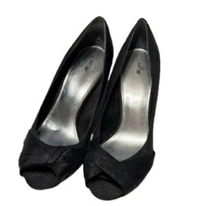 Woman’s open toe heels 10